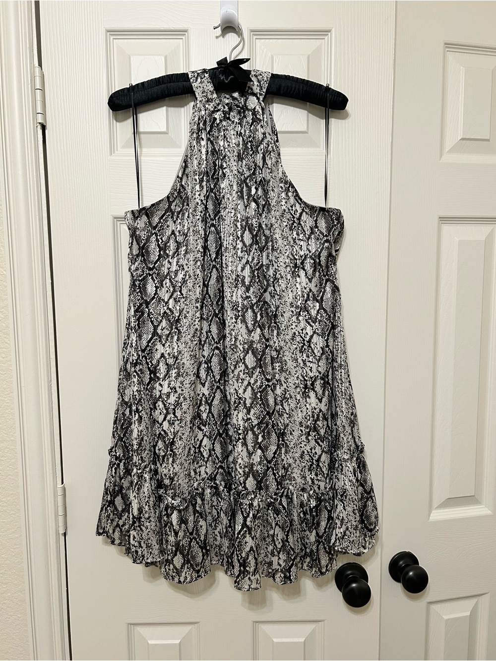 Aqua Black & White Snake Print Halter Neck Tie Waist Dress size M LIKE NEW